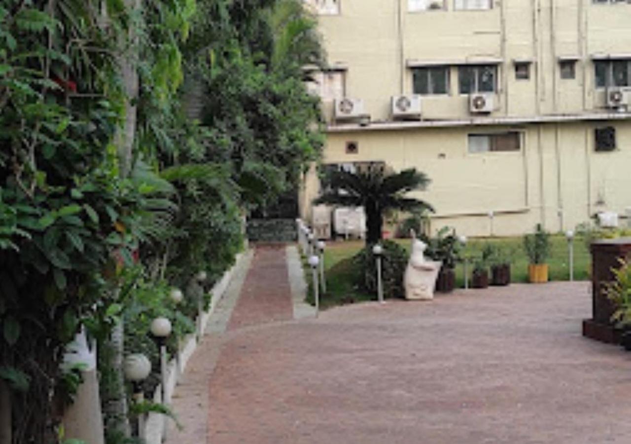 Hotel Blue Paradise Chandrapur Exterior photo